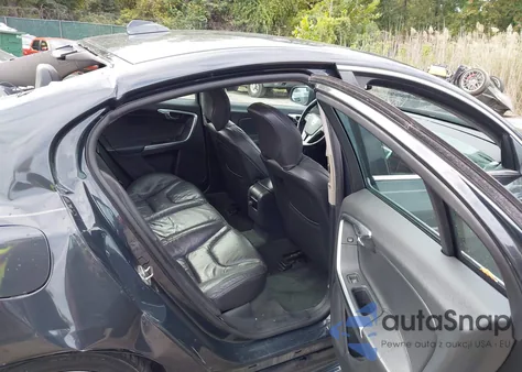 2014 Volvo S60 T5 z USA, uszkodzony, nr VIN YV1612FH1E1288767